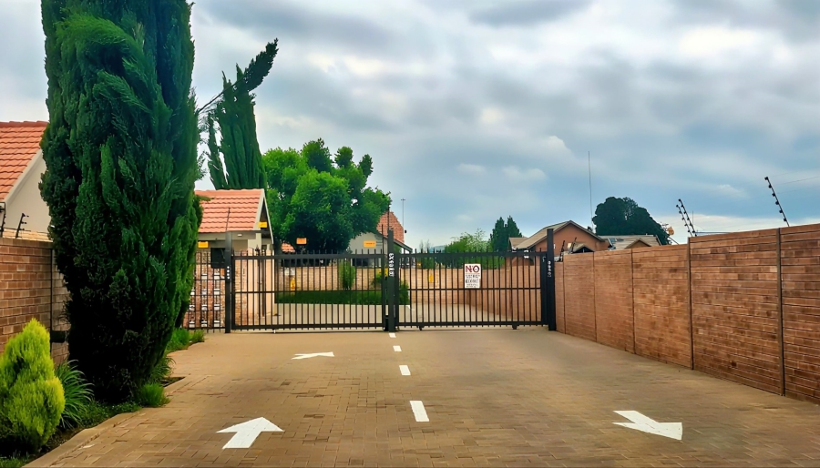 3 Bedroom Property for Sale in Langenhovenpark Free State